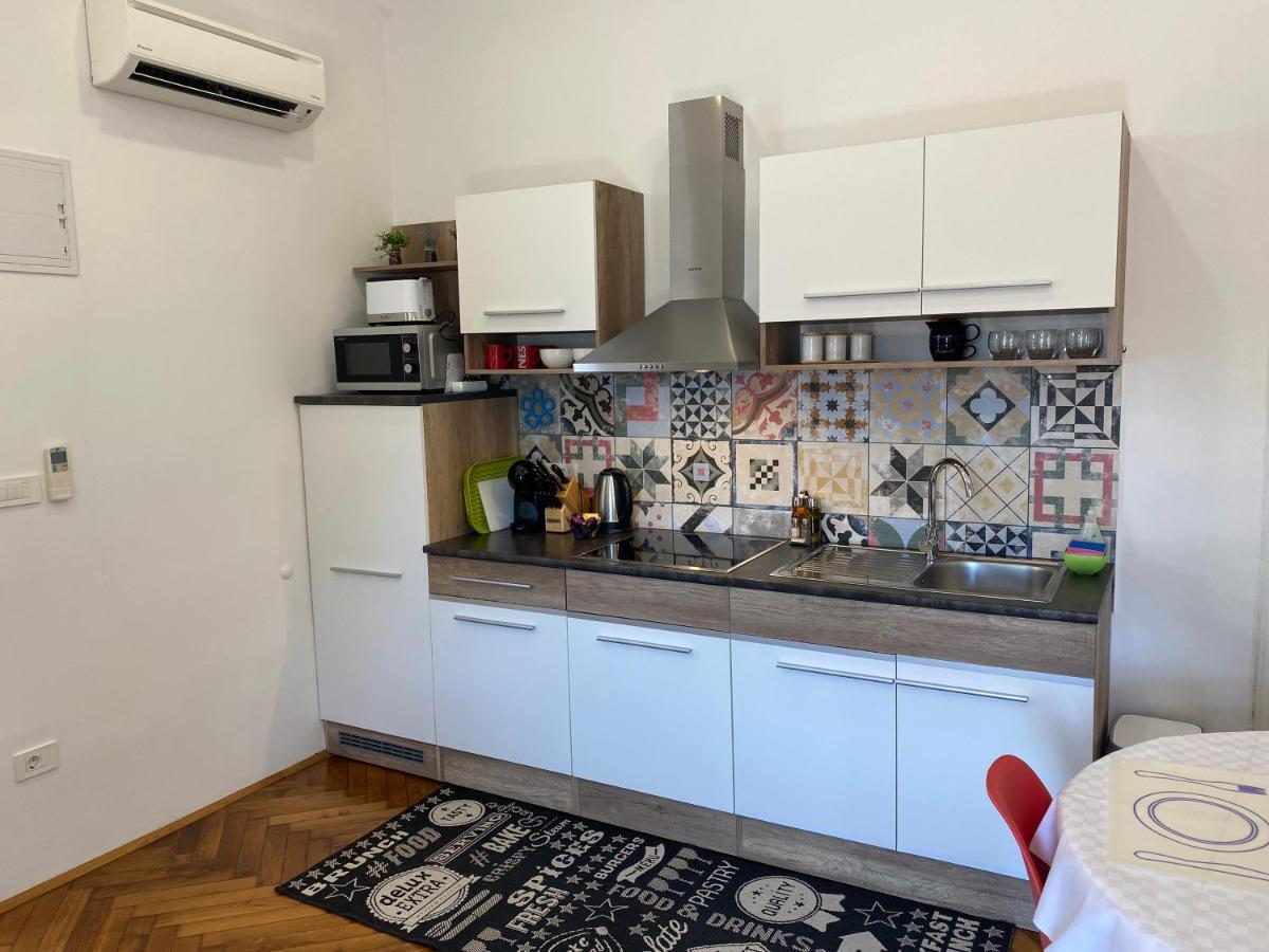 Apartment Lora